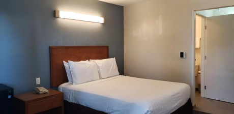 Inn At Rohnert Park - One Queen Bed