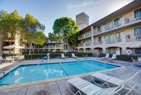 Inn At Rohnert Park - Outdoor Pool