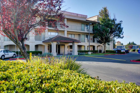 Inn At Rohnert Park - Exterior